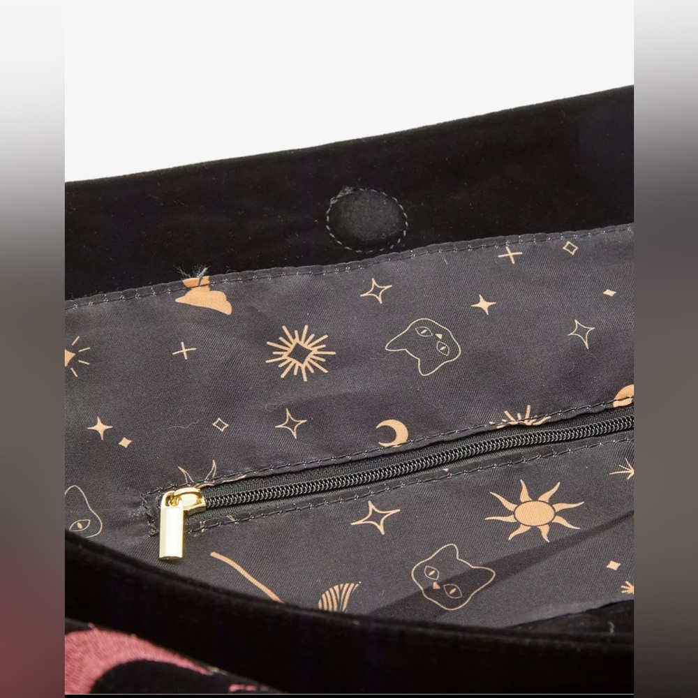 Disney Hocus Pocus Icons Velvet Embroidered Crossbody Bag and Wristlet NWT - Picture 7 of 10